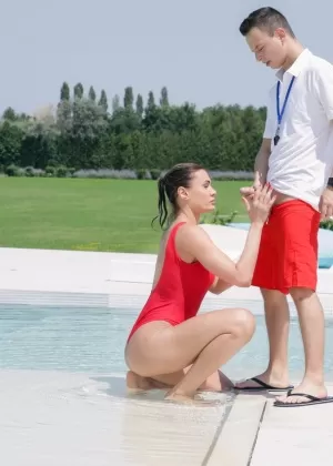 Премиум порно с разделением члена подыгрывают грудастой Скарлетт Руж и Селене Кастро