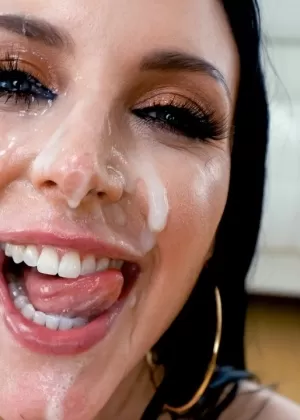 Азиатская шлюха пьет сперму из миски после того, как ее трахнули черные мужчины