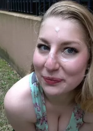 Негритянка совершенство Ниа Накчи получает мощную сперму в свою киску в баре