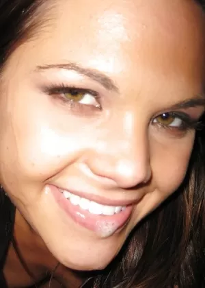 Покорная красотка Аманда Вамп получает грубое доминирование и трах