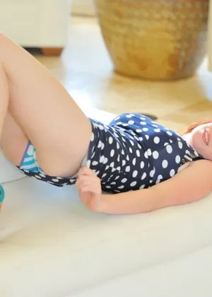 Непослушная любительница Лайла Фрей занимается анально ориентированным сексом на публике