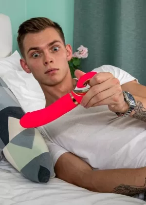 Грудастая зрелая пума Джуэлс Джейд трахается со своим личным тренером в тренажерном зале