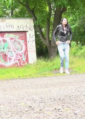 Грязные сучки наслаждаются членами в каждой из своих выбритых любовных дырочек