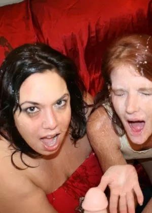 Жесткая шлюха Анника Олбрайт набила свою пизду гигантской палкой