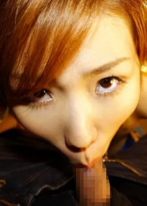 Нахальная азиатская болельщица получает жесткий трах в свою бритую киску