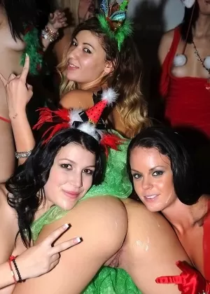 Swingerss club adopts a Christmas theme for their next orgy