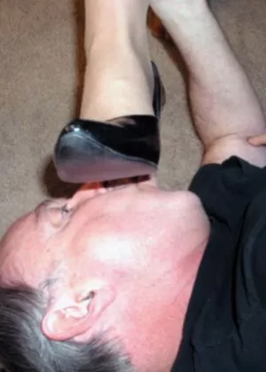 Mommy gets foot worship