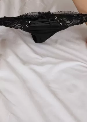 Бритая киска и большие сиськи сексуальной толстушки Джейн показаны крупным планом