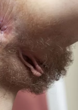 Молоденькая латиноамериканка Эбби Ли Бразил получает в свою анальную дырочку большой член