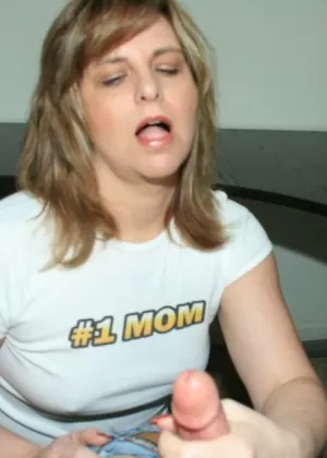 Азиатская массажистка Энни Ли обеспечивает счастливый финал массажа