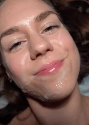 Brunette amateur receives a money shot to conclude a homemade porno tape