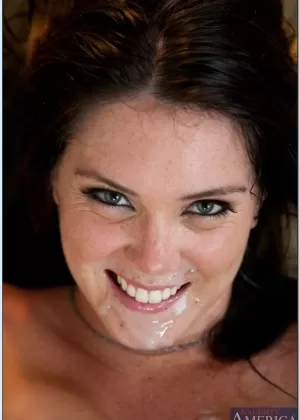 Чувствительная пума Ева Адамс пробует сперму после жесткого анального секса