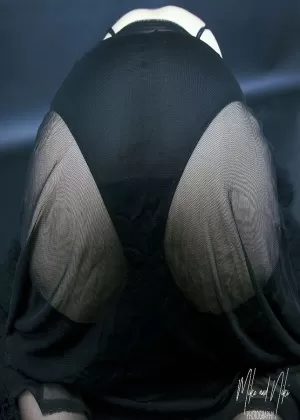 Толстая бабуля радует свою пизду игрушками и большим стояком