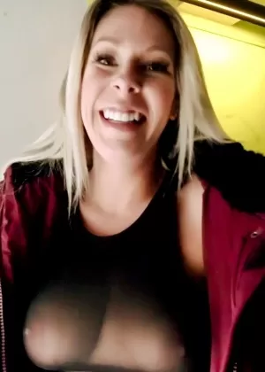 Британская любительница Трейси Лейн принимает участие в сексе A2M во время траха от первого лица