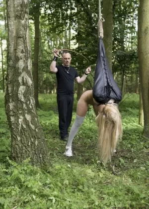 Сдержанный подросток получает порку от старого немца во время жесткого траха