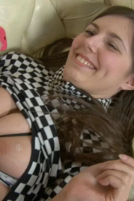 Сквиртующая девственн 3