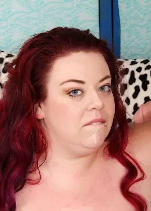 Любительская телка Групповуха Мама занимается жестким сексом с мужчинами и женщинами