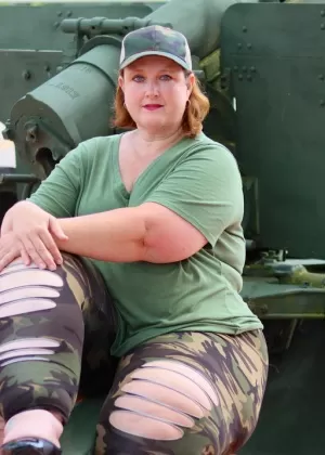 Лесбиянки Вероника Риччи и Эшли Стил играют и трахаются