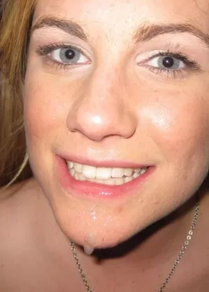 Подружка брюнетка Арина делает идеальный глубокий влажный минет