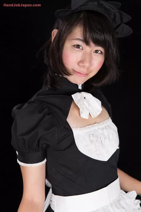 Мастурбирует Японская горничная Брюнетка Японка Не обнаженная