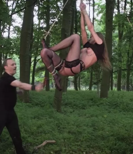 Сара Кей возвращается в лес для еще одного БДСМ-наказания во в 5