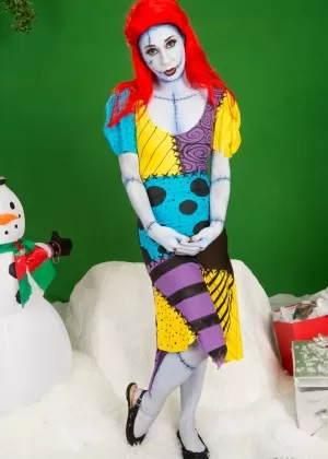 Redhead goth girl Joanna Angel spreads to bare naked ass in hot cosplay