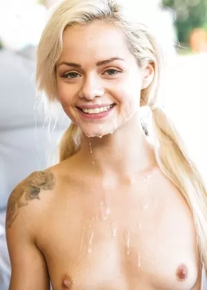 Брюнетка болельщица Пета Дженсен принимает сперму в рот после грубого траха на лице