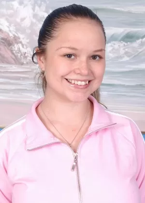 Школьница Дон Райли раздевается догола, наблюдая за мастурбацией учителя