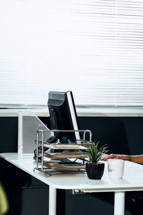 Дымящаяся горячая азиатская мамаша развлекается лесбийскими забавами со своими друзьями-подростками