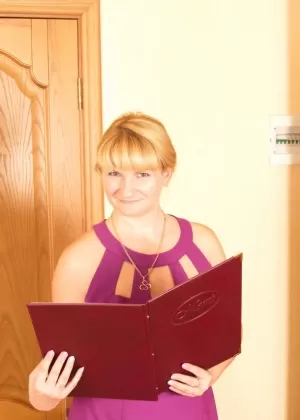 Спортивная блондинка с большими сиськами Эмбер Эшли получает бурение своей пизды на открытом воздухе