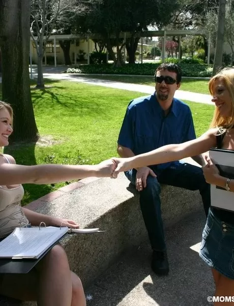 Мамы учат подростков обмену спермой между мамой и п 2