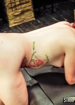 Сексуальную рыжеволосую Роуз Ред Тайрелл возглавляет блондинка лесбиянка Мила Блейз